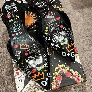 BNIB Dolce & Gabbana graffiti black leather pointy toe strap flats sandals shoes
